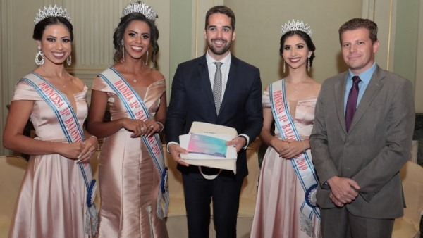 Governador Recebe Convites De Comitivas De Diferentes MunicÃpios Governador Recebe Convites De Comitivas De Diferentes MunicÃpios