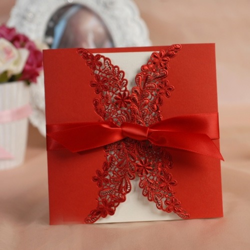 Rendas De Luxo Cartões Do Convite Do Casamento Com Fita Vermelha Rendas De Luxo Cartões Do Convite Do Casamento Com Fita Vermelha