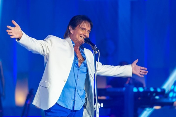 Roberto Carlos Anuncia Show Extra Em Curitiba Roberto Carlos Anuncia Show Extra Em Curitiba
