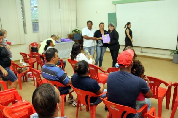 Sebes E Parceiros Entregam álbuns Do Casamento Comunitário De 2014 Sebes E Parceiros Entregam álbuns Do Casamento Comunitário De 2014